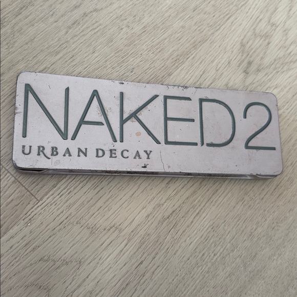 Urban Decay Naked2 Palette in Metallic Silver - Picture 1 of 2
